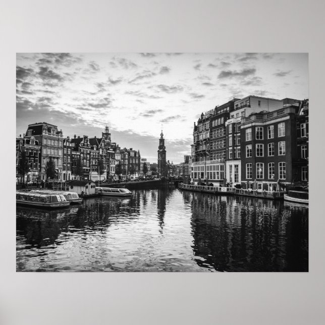 Kanalvy för Amsterdam med historikarkitektur Poster (Framsidan)