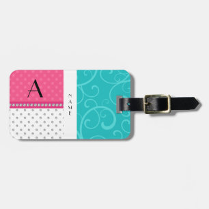 Känd monogramturkos virvlar runt rosa polka dots bagagebricka
