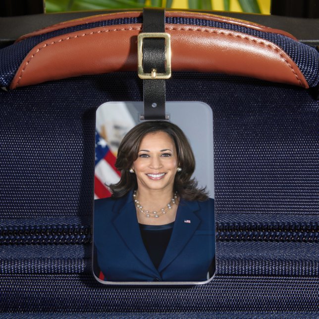 Kandate Kamala Harris US 2024 Bagagebricka (Framsida Insitu 2)
