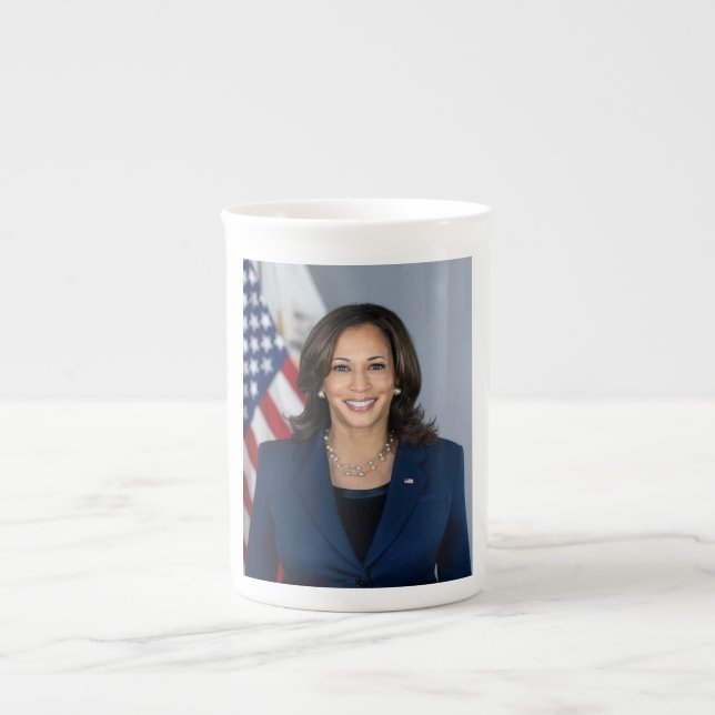 Kandate Kamala Harris US 2024 Benporslin Mugg (Framsidan)