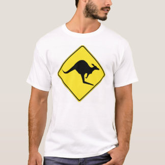 Känguru som korsar 1 t shirt