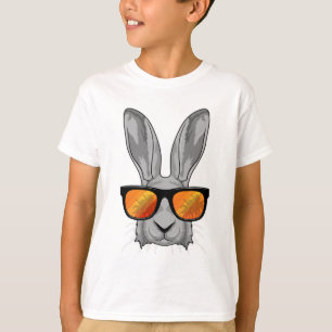 Kanin med sunglass t shirt