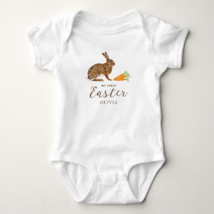 Kanin och morötter med namnet Baby's 1:a påsk T Shirt
