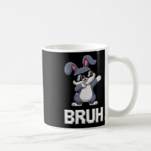 Kanin påskhare glad påsk dag ägg pojke dabbar kaffemugg