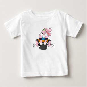 Kanin vid Fitness med Dumbbell.PNG T Shirt