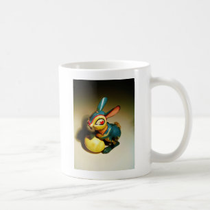 kaninägg i leksak och påsk gult kaffemugg