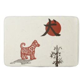 Kanjihund på beige badrumsmatta