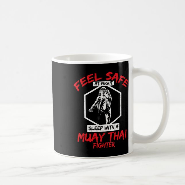 Känn dig trygg med en Muay Thai-krigare Kickboxnin Kaffemugg (Höger)