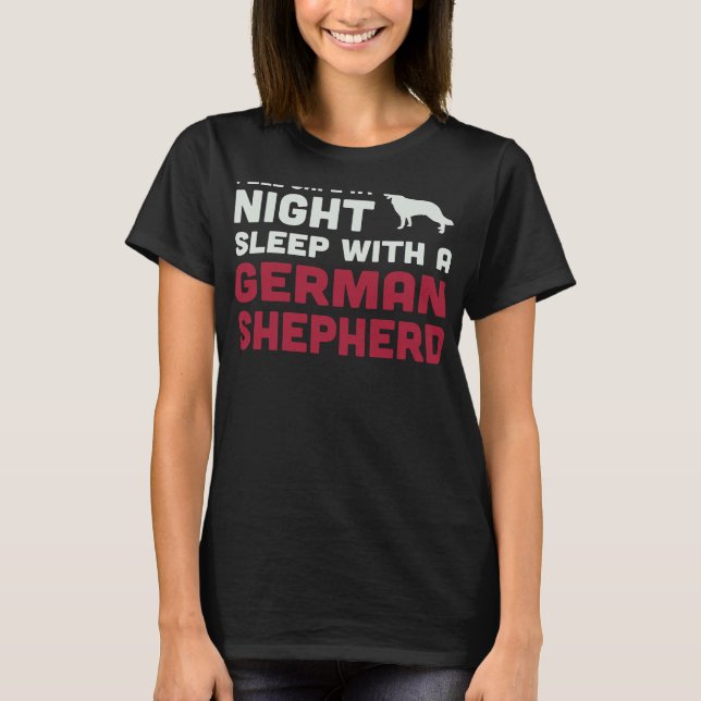 Känn Säker vid nattsömn med en tysk shepherd T Shirt (Framsida)