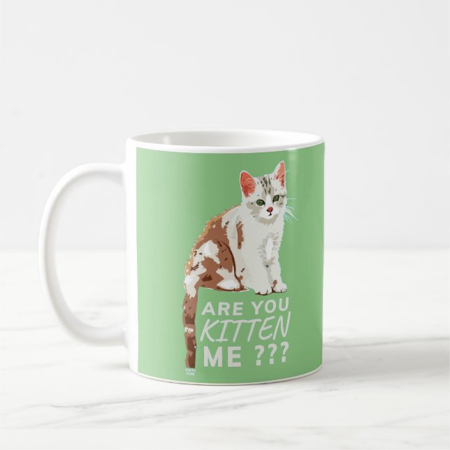 "KÄNNER DU MIG?" Lustigt söt katt Kaffemugg (Vänster)