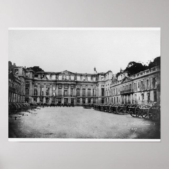Kannoner i Courtyard Poster (Framsidan)