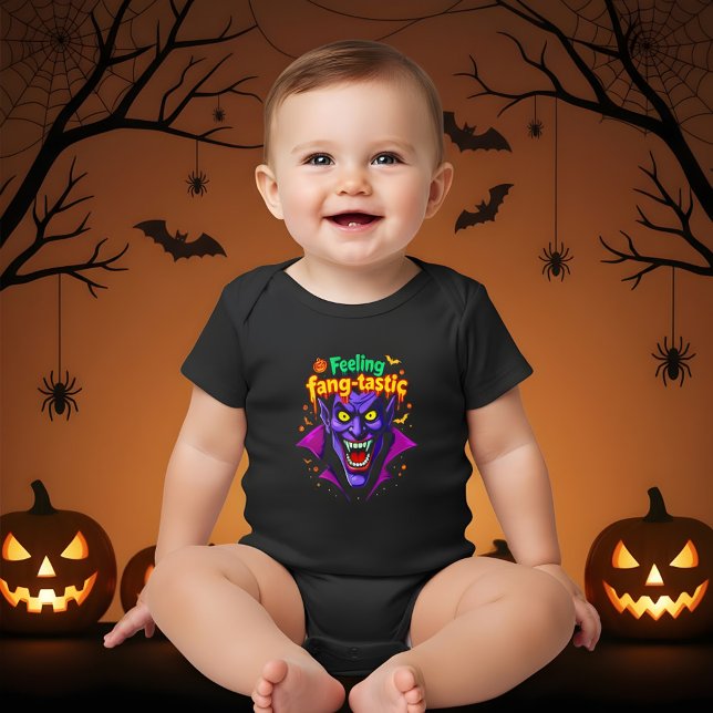 Känns Fang Tastic Halloween Vampire Design T Shirt (Skapare uppladdad)