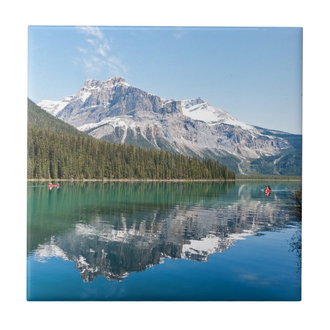 Kanot på berömda Emerald Lake - Yoho NP, Kanada Kakelplatta (Framsidan)