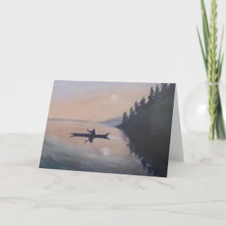 Kanot på en fridsam sjö kort