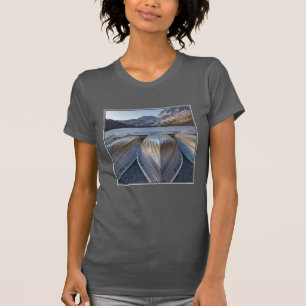 Kanot på sjön t-shirt