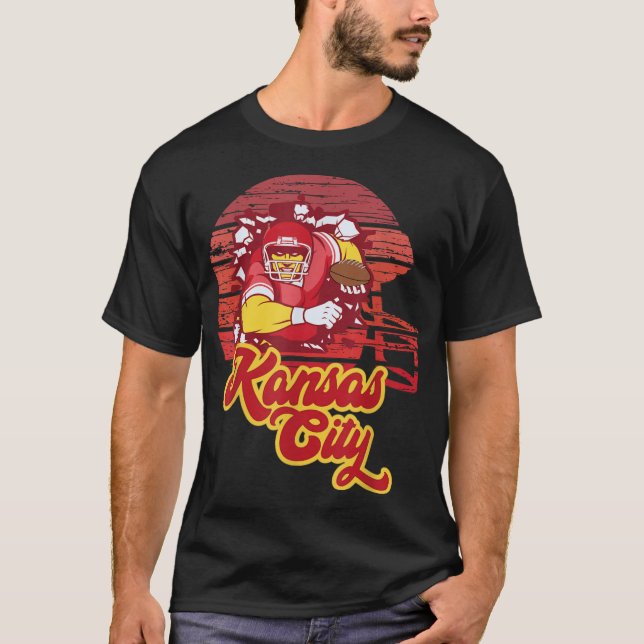 Kansas City Football Retro Sunset Helmet Chief BBQ T Shirt (Framsida)