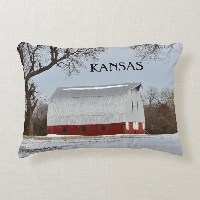 Kansas Red Barn Prydnadskudde (Framsidan)