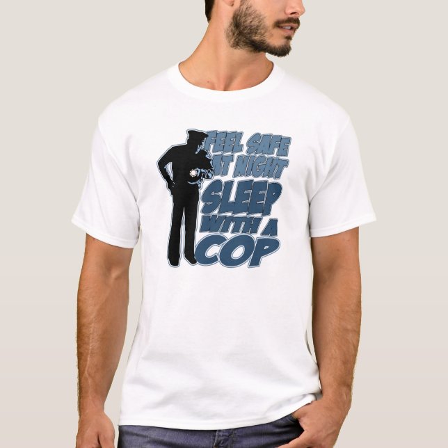 Känselförnimmelsekassaskåp, sömn med en snut tee shirt (Framsida)
