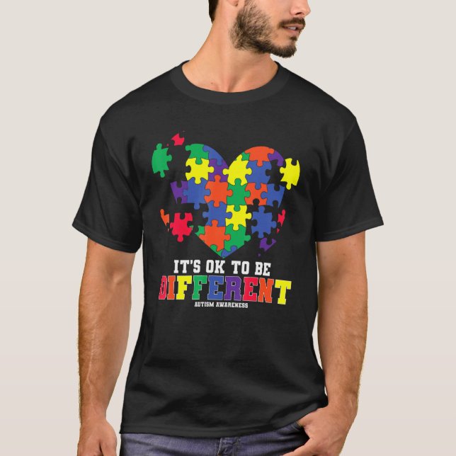 Känslan till autism Det är okej att vara annorlund T Shirt (Framsida)
