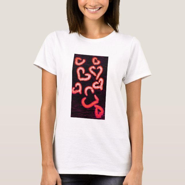 Känsliga röda hjärtan t shirt (Framsida)