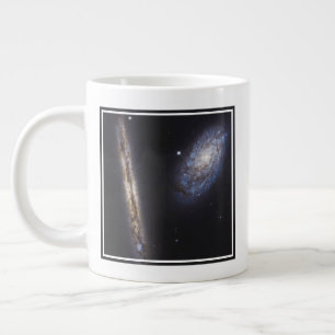 Kant-on Galaxy Ngc 4302 och lutat Galaxy Ngc 4298 Jumbo Mugg