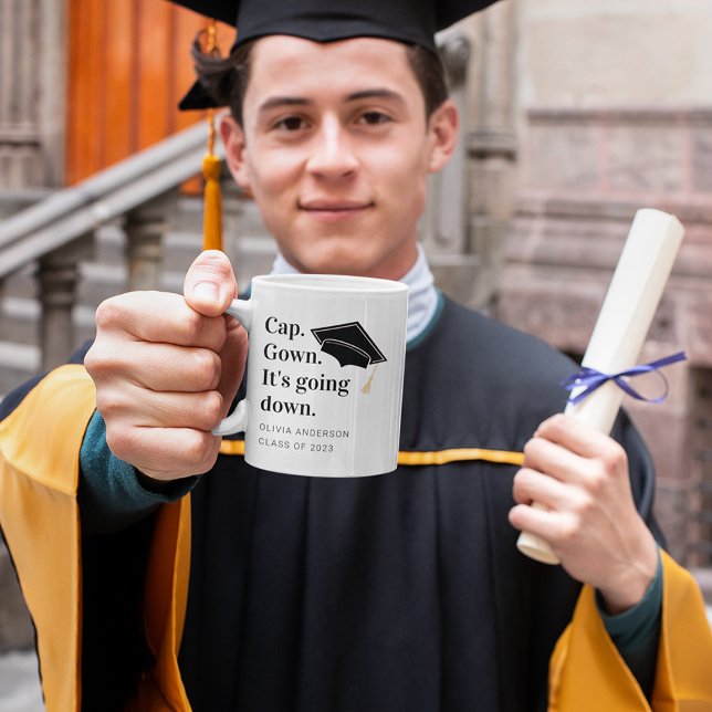 Kap Gown Det går ner i Student-gåva Kaffemugg (Skapare uppladdad)