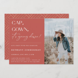 Kap Gown Det går ner Studentfest Inbjudningar