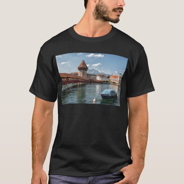 Kapell överbryggar Lucerne, switzerland T-shirt (Framsida)