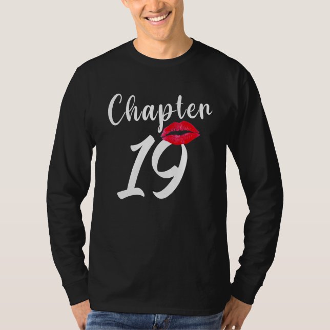 Kapitel 19 Lyp Grattis på födelsedagen T Shirt (Framsida)