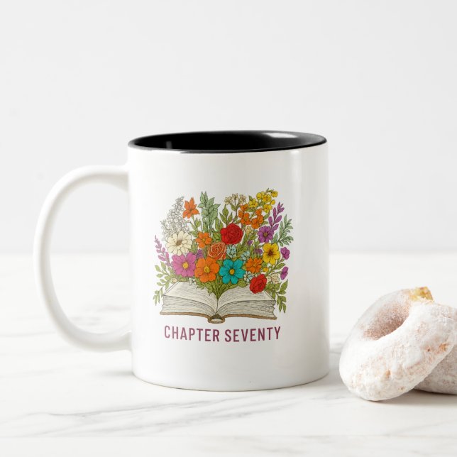 Kapitel sjuttio 70-årsdag Två-Tonad mugg (Med munk)