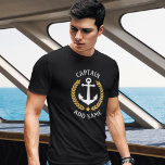 Kapten Din Boat Namn Anchor Guld Laurel Black T Shirt<br><div class="desc">En designad sjöbåtsankare i anpassningsbar,  guld stil lager löv och en guld stjärna med kaptenrang eller annan titel och Er Personlig Namn eller Boat Namn på en svart T-Shirt. Gör en underbar gåva.</div>