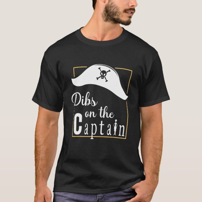 Kapten Wife Dibs på kapten Coola pirat designen T Shirt (Framsida)
