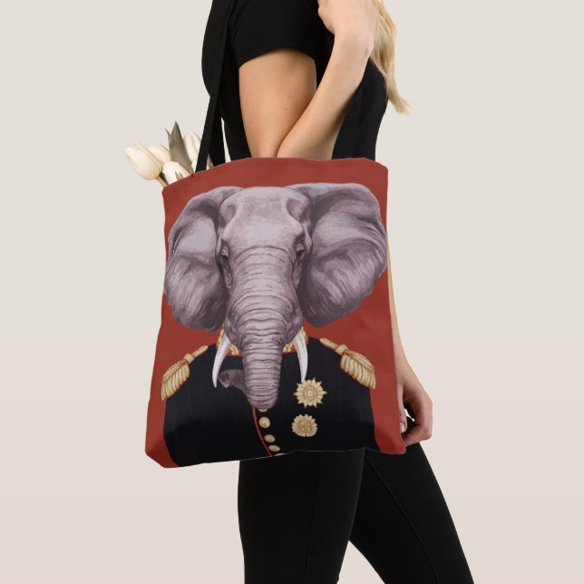 Kaptenelefant Tygkasse (Närbild)