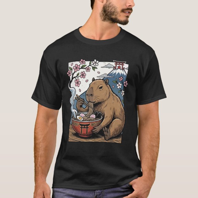 Kapybara äter Ramen T Shirt (Framsida)