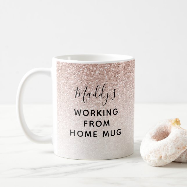 Karantän från Home Anpassningsbar Rosa Glitter Kaffemugg (Med munk)