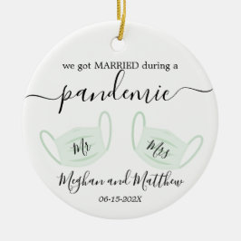 Karantänmasker för pandemier i Bröllop vid jul Julgransprydnad Keramik
