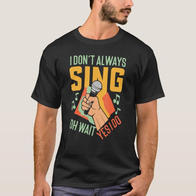 Karaoke Singer Singing T Shirt (Framsida)
