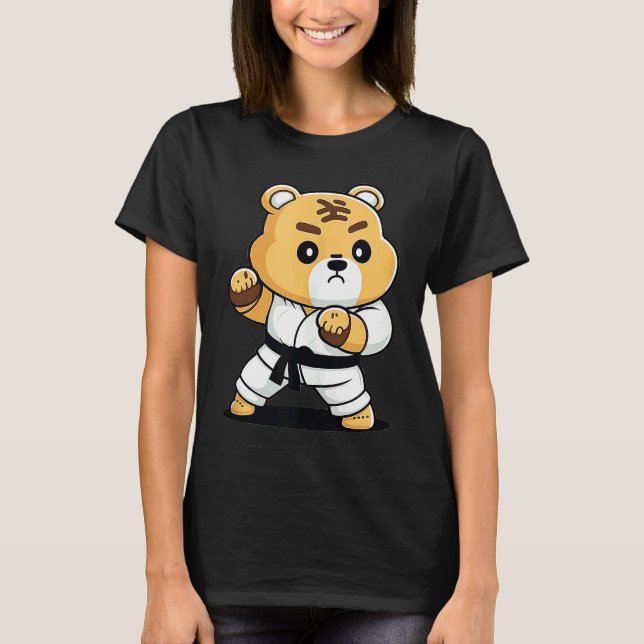Karate Bear in Keikogi  Japanese Karateka Bear Tan T Shirt (Framsida)