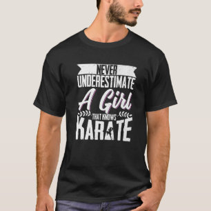 Karate Black Bälte Gi Uniform underskatta aldrig e T Shirt