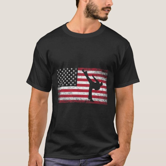 Karate Martial Arts 4:e juli Amerikanska Flagga US T Shirt (Framsida)