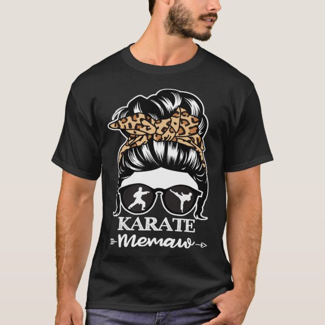 Karate Memaw Messy Bun Hair  Karate Fighter Memaw T Shirt (Framsida)