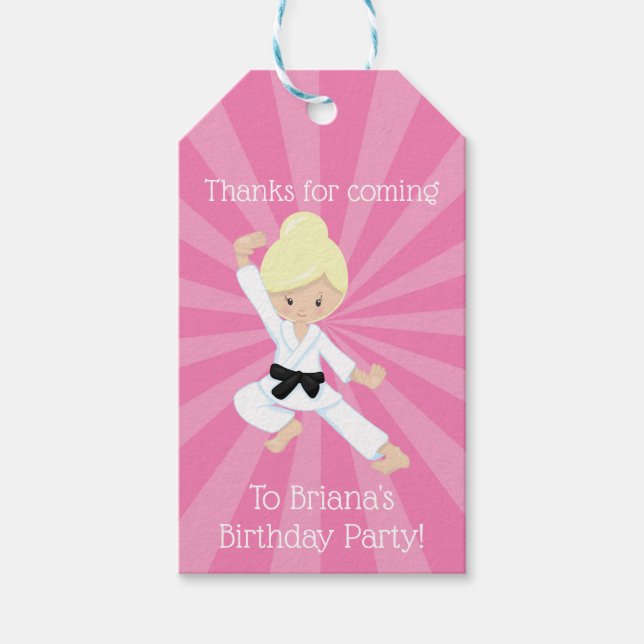 Karate Party favoriserar Rosa Blonde Hair Girl Gif Presentetikett (Framsidan)