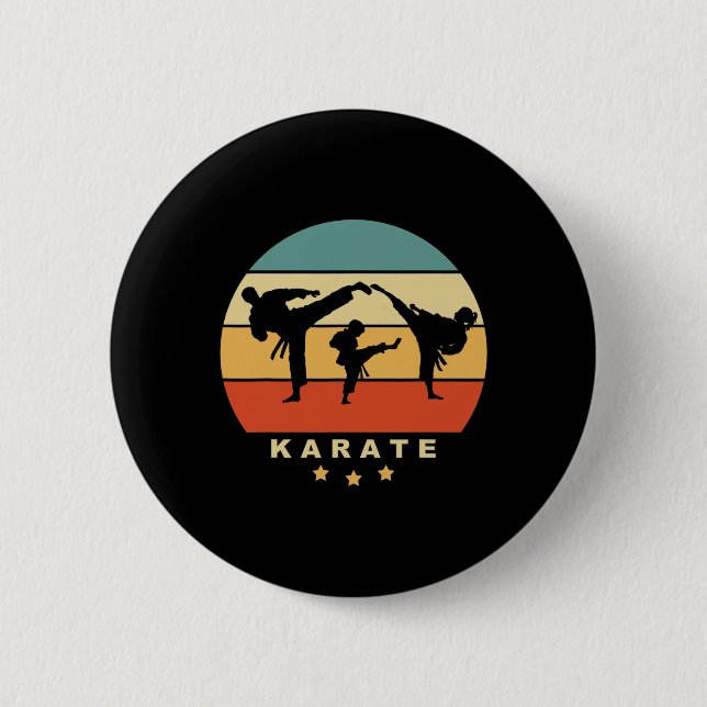 Karate Retro Sol Design Man Woman and Child do Kar Knapp (Framsida)