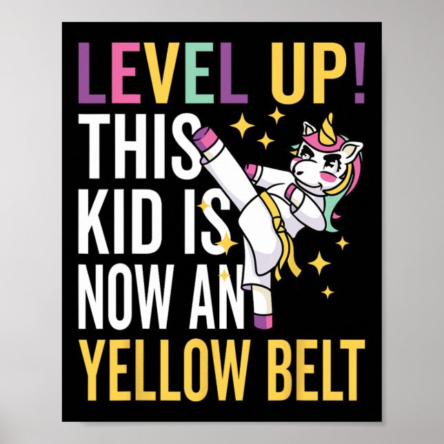 Karate Uniform Level Up Gult Bälte Award Poster (Framsidan)