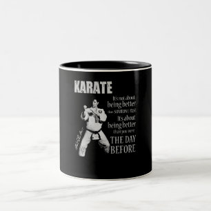 Karate var bättre än du var dagen innan Två-Tonad mugg