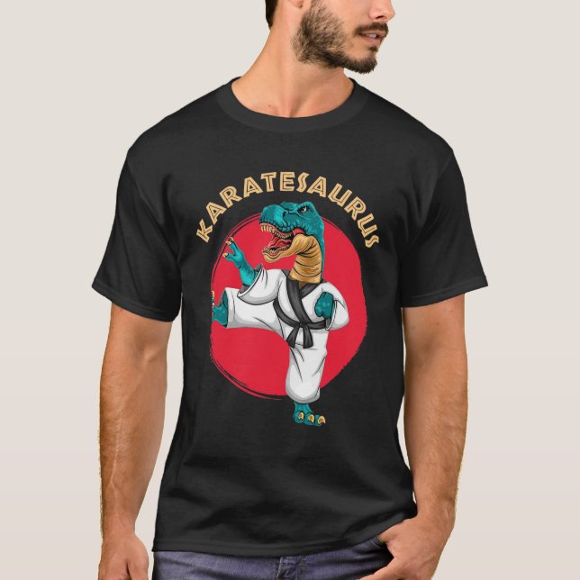 Karatesaurus Funny Karate Dinosaur T Shirt (Framsida)