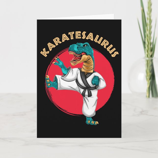 Karatesaurus Rolig Karate Dinosaurie  Kort (Framsida)