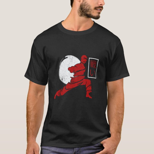 Karateutövare Karate Pose Karate Sparkcykel T Shirt (Framsida)