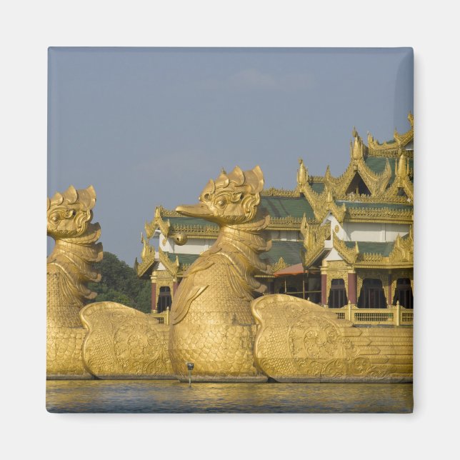 Karaweik Hall är ett landmärke i Yangon, beläget Magnet (Framsidan)