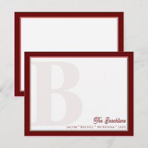 Karduspapper med fet monogram i mörkrött för famil anteckningskort